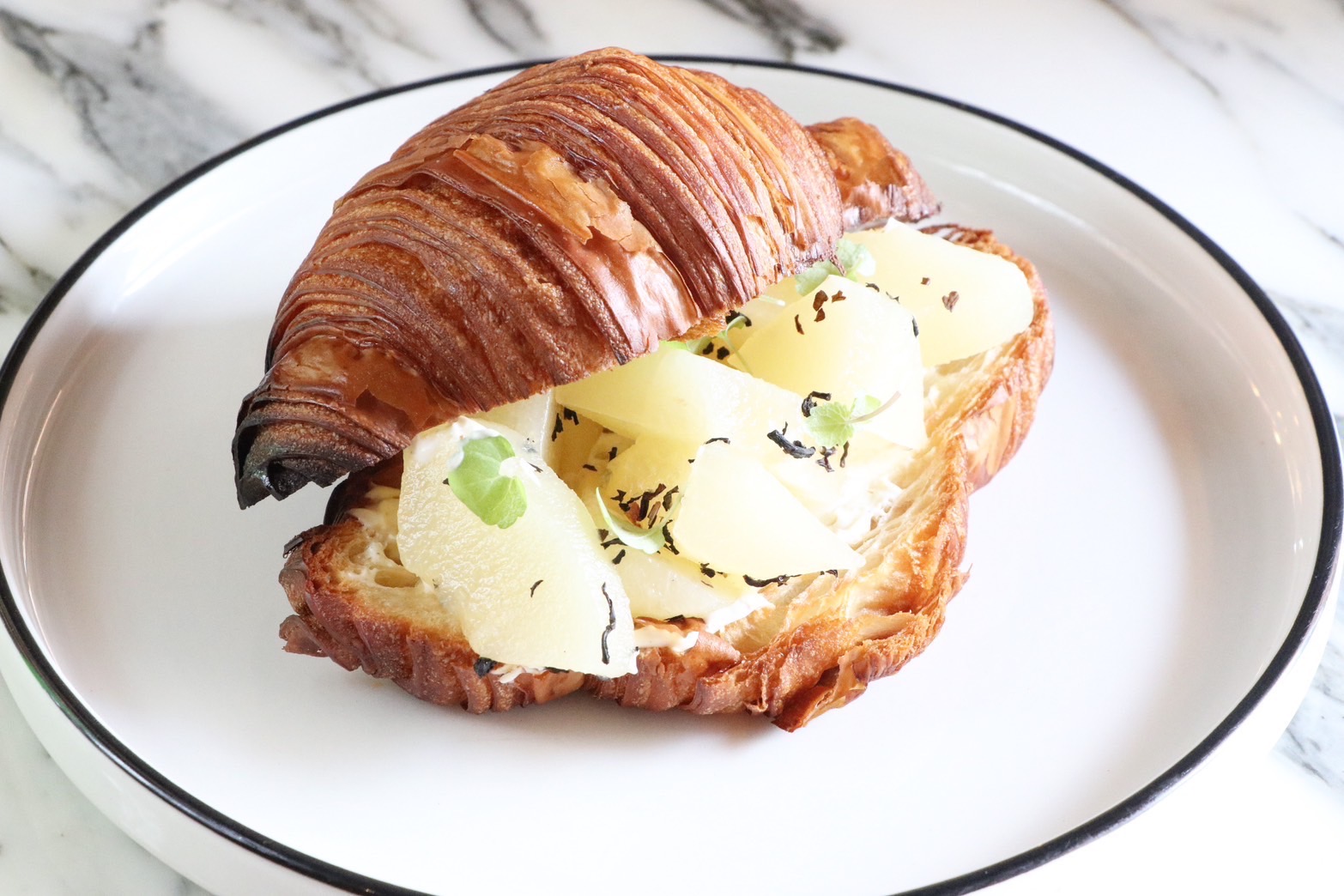 Seasonal Fruit Sandwich